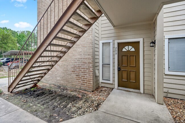 Building Photo - 3500 Tangle Brush Dr