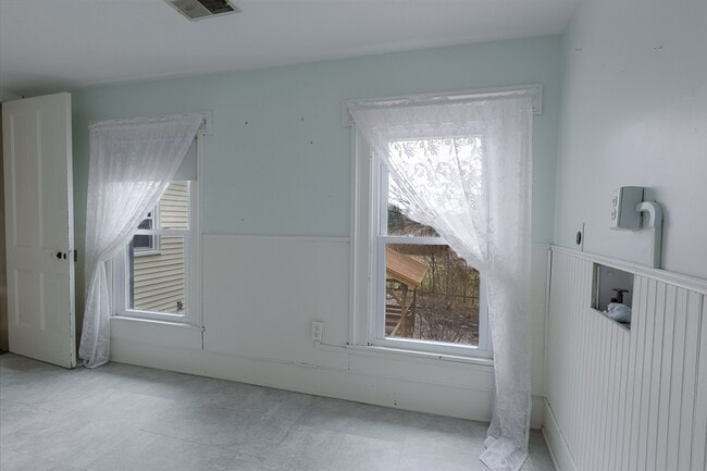 Building Photo - 329 Grayson St