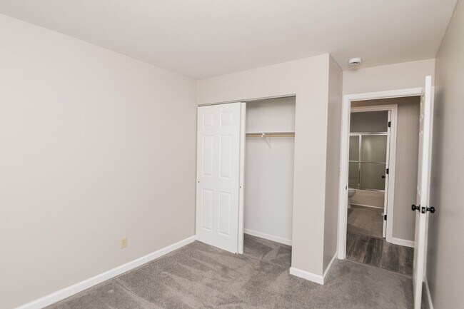Building Photo - 3 bed 2 bath Home in Lakes of the Four Sea...