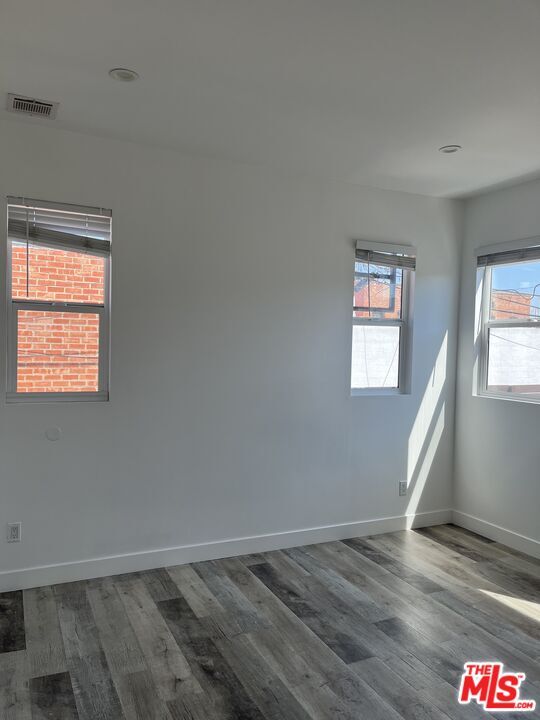 Building Photo - 644 N Manhattan Pl