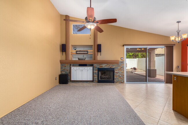 Building Photo - 9150 W Grovers Ave