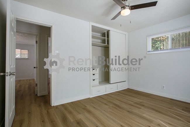 Building Photo - CALL US TODAY AT (505) 808-6467 TO SCHEDUL...