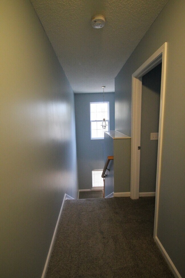 Building Photo - 1364 Walnut Hill Dr