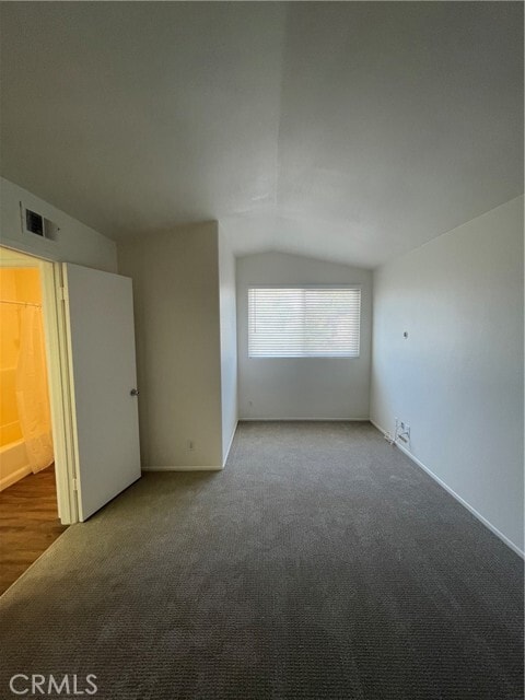 Building Photo - 41572 Willow Run Rd