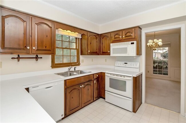 Building Photo - 1005 Westbury Dr