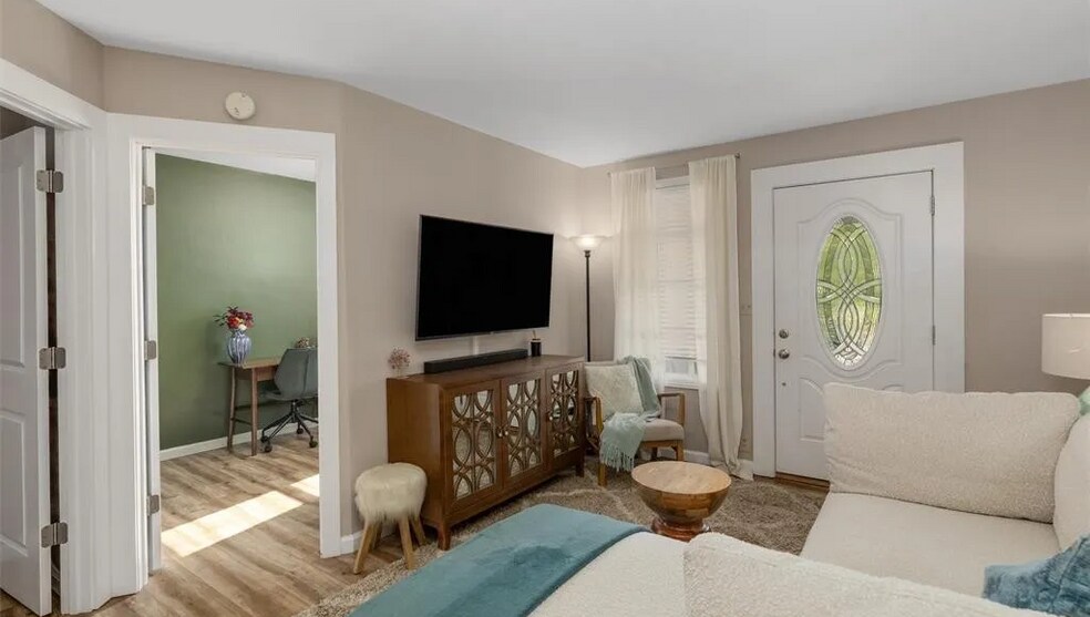 Building Photo - 1793 Channing St