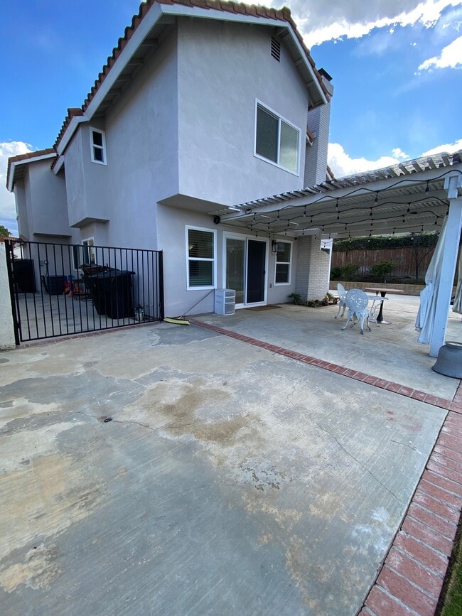 Building Photo - 15530 Oakflats Rd