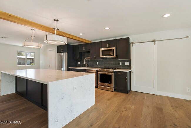 Building Photo - 3318 E Onyx Ave