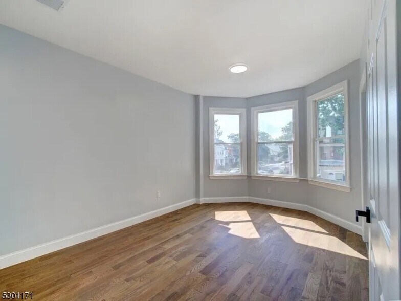 Building Photo - 4 N 16th St