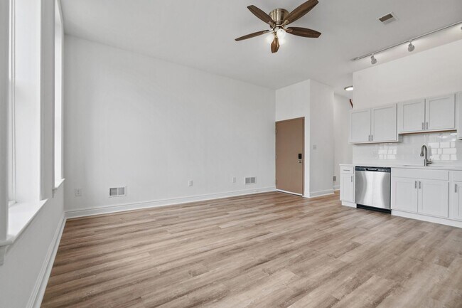 Building Photo - 2304 1/2 E Carson Street