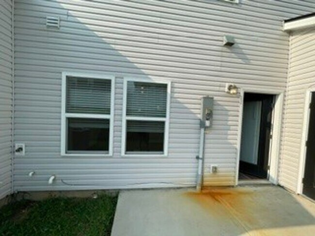 Building Photo - 4506 Skywood Ln