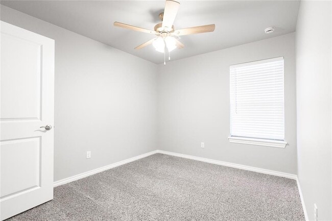 Building Photo - 913 Westfall Dr