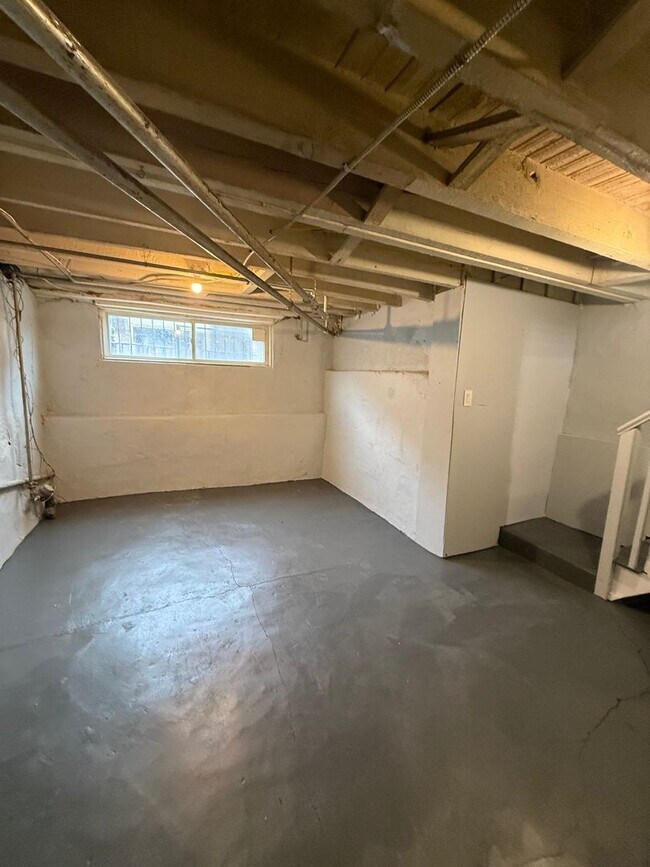 Building Photo - 3 bedroom rental in Olney Section of Philadelphia