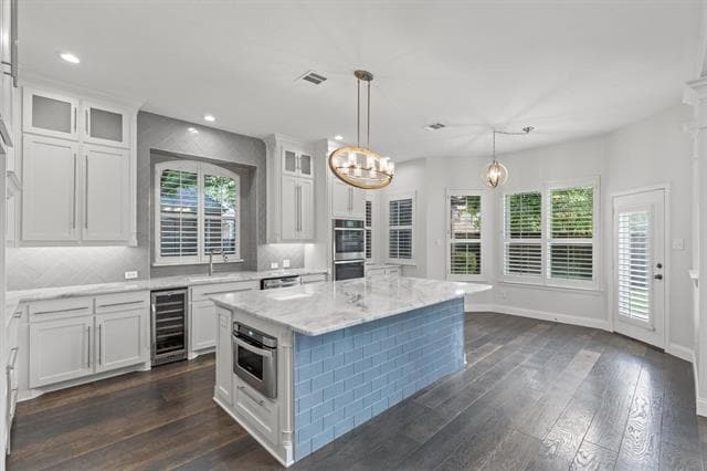 Building Photo - 821 High Willow Dr