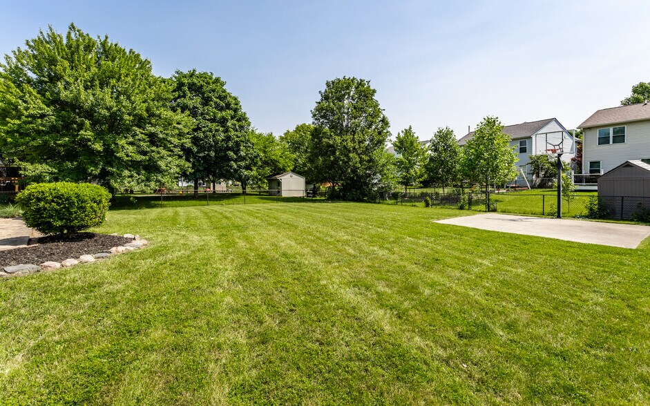 Building Photo - 13927 Harrison Pky