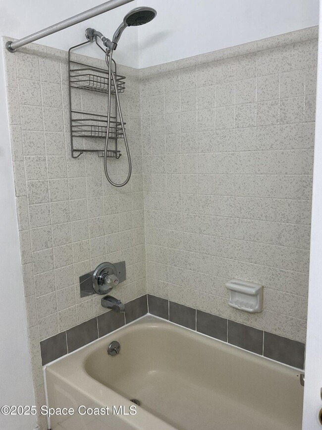 Building Photo - 1004 Ashley Ave