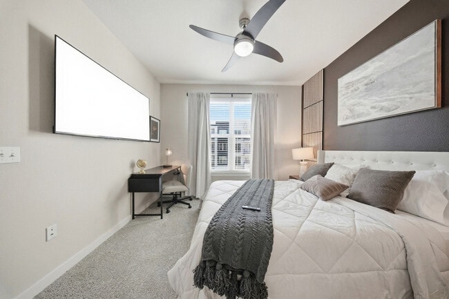 Building Photo - 1702 W Cleveland St