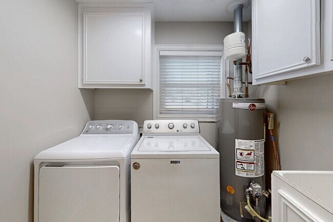 Building Photo - 1407 Skrivanek Ct