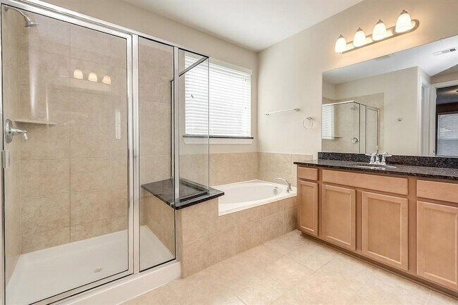 Building Photo - 22614 Birch Ridge Meadow Dr