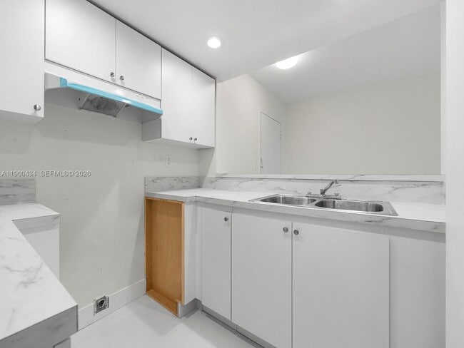 Building Photo - 1750 NW 27th Ave