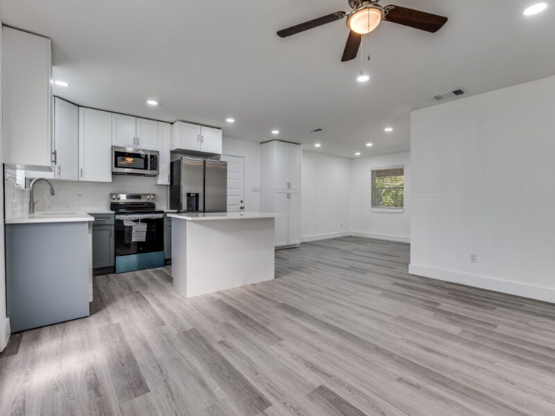 Building Photo - 715 Botany Bay Dr