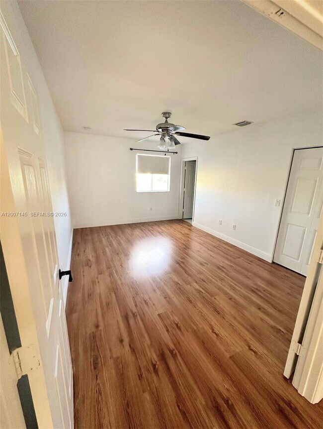 Building Photo - 2641 SW 83rd Ave