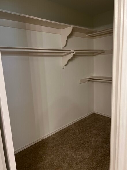 Building Photo - 1218 Saint John Loop