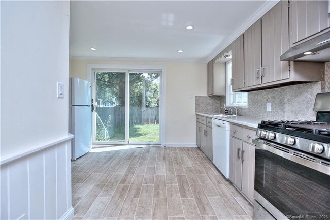 Building Photo - 30 Catherine St