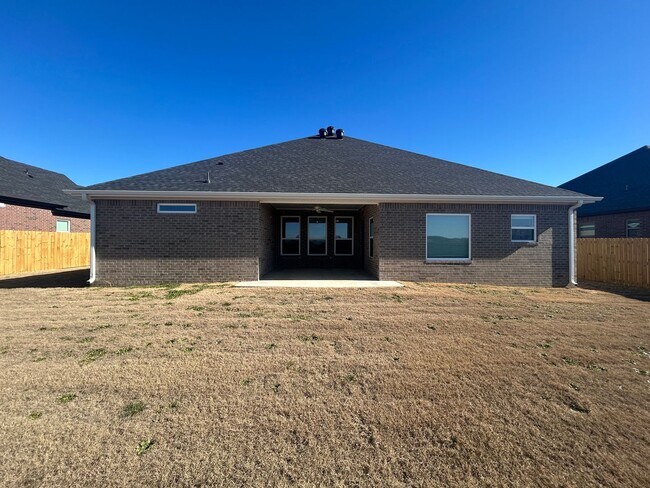Building Photo - Beautiful Modern Home in Pea Ridge!