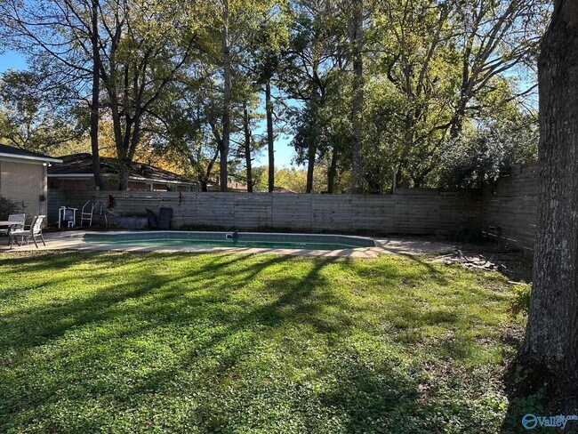 Building Photo - 306 Jack Coleman Dr NW