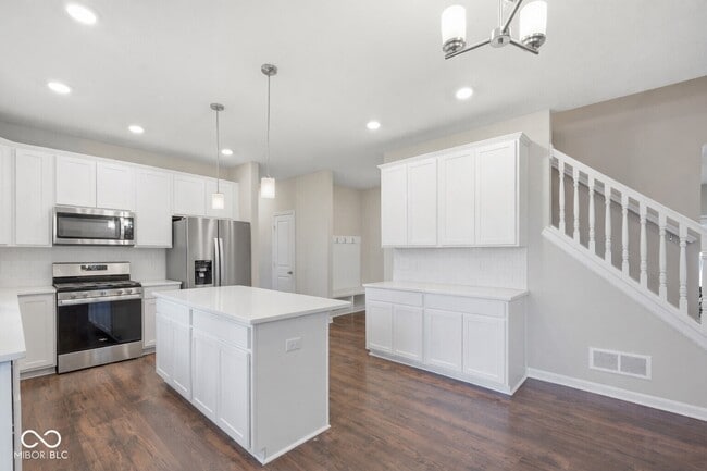 Building Photo - 7683 Fairwood Blvd