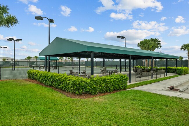 Building Photo - 680 SE Villandry Way