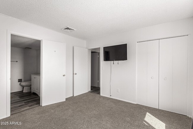 Building Photo - 15604 E Mustang Dr