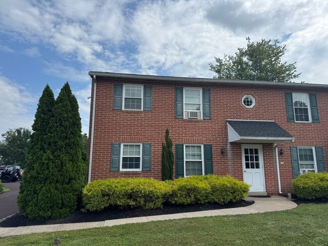 Primary Photo - Souderton renovated First floor 2 bedroom ...