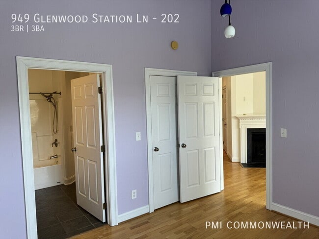 Building Photo - 949 Glenwood Station Ln