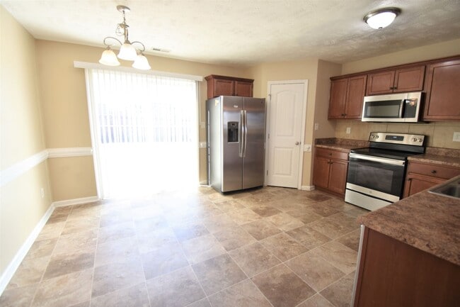 Building Photo - 3 bedroom 2.5 Bath Home with Loft- No Pets