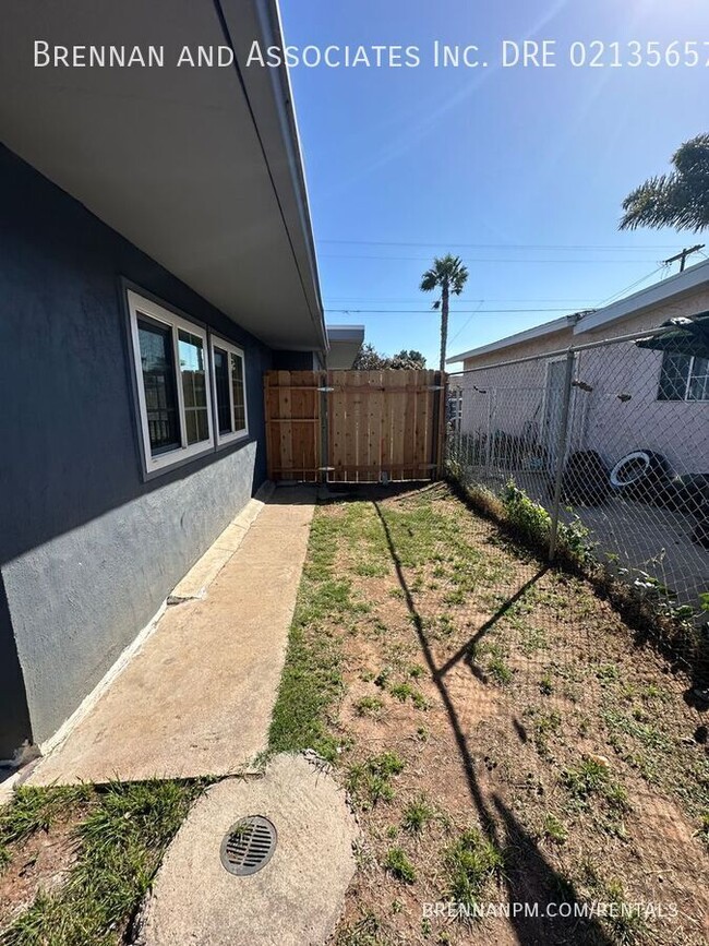 Building Photo - 820 Hickory Ct