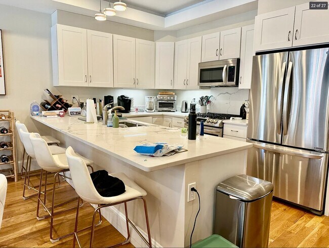 Building Photo - 470 Green St