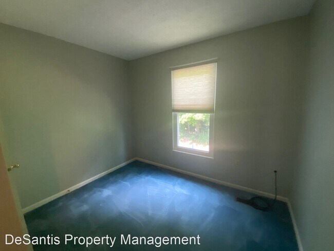 Building Photo - 3 br, 2.5 bath House - 902 Lexington Drive