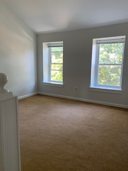 Second level living room - 1047 S Charles St