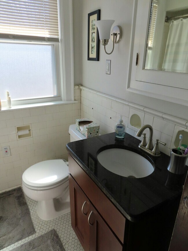 Building Photo - 1157 Beaconsfield Ave