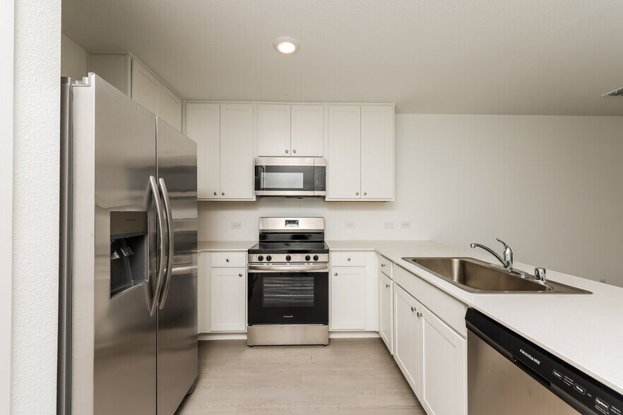 Building Photo - 1255 Maple St