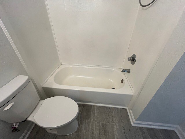 Building Photo - 934 W Garfield Ave