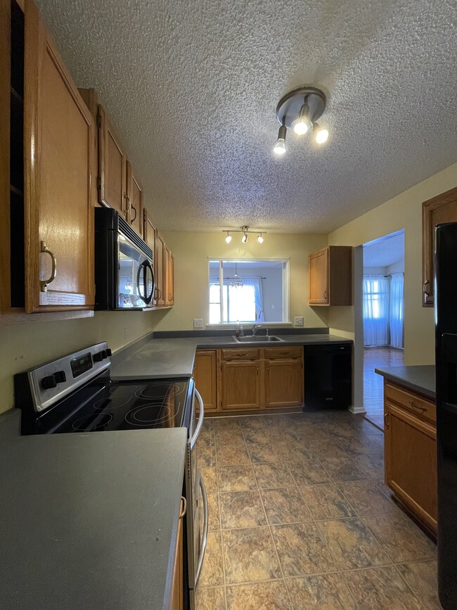 Building Photo - 13 Wilan Ln