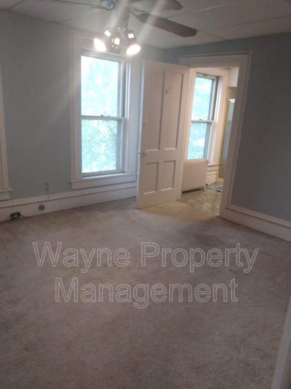 Building Photo - 744 1st St