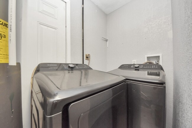 Building Photo - 7414 Battlewood Dr