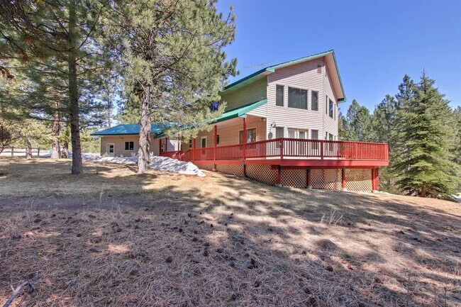 Building Photo - 1496 Pine Ridge Dr