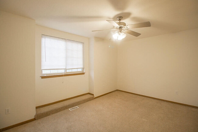 Building Photo - 5303 Silver Mill Dr