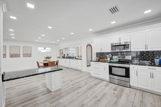 Building Photo - 3630 N 55th Ave