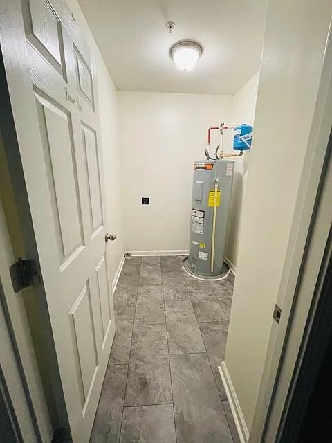 Building Photo - 2201 Raven Rd